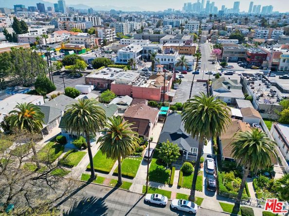 1124 S Manhattan Place, Los Angeles CA 90019