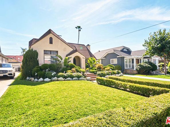 1124 S Manhattan Place, Los Angeles CA 90019
