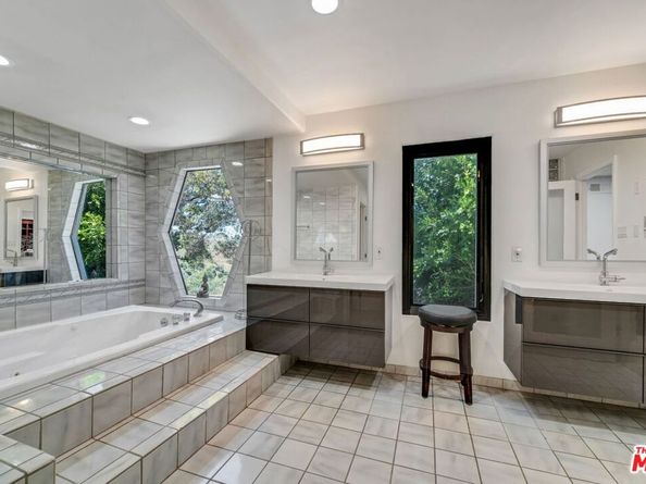 4223 Don Carlos Drive, Baldwin Hills CA 90008