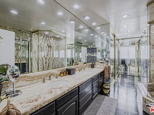 4137 Punta Alta Drive, Los Angeles CA 90008