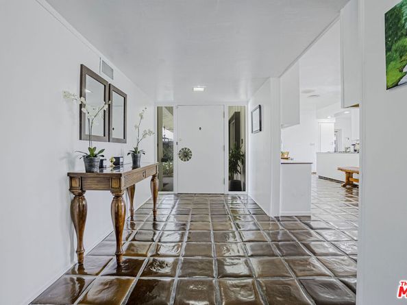 4137 Punta Alta Drive, Los Angeles CA 90008
