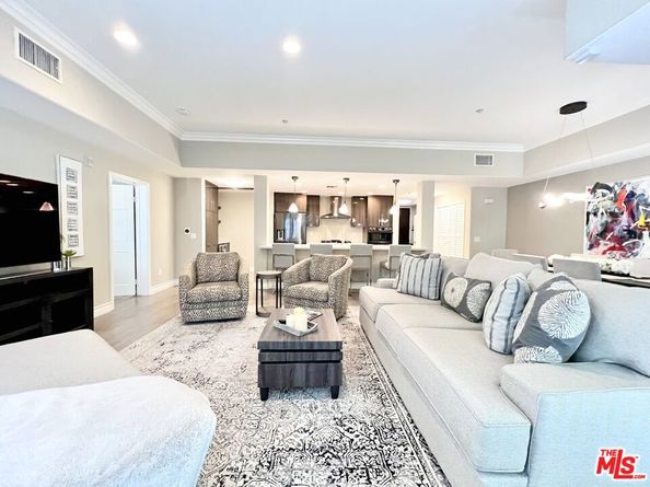 107 N Swall Drive 105, Los Angeles CA 90048
