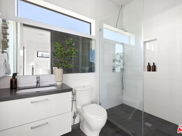 1390 Morningside Way, Venice CA 90291