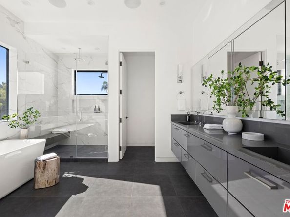 1390 Morningside Way, Venice CA 90291