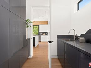 1390 Morningside Way, Venice CA 90291
