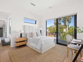 1390 Morningside Way, Venice CA 90291