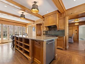 7 Calhoun Drive, Greenwich CT 06831