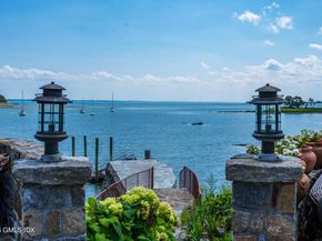 108 Cedar Cliff Road, Riverside CT 06878