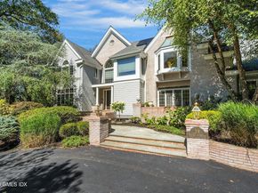 39 Running Brook Lane, New Canaan CT 06840