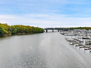115 River Road 3, Cos Cob CT 06807