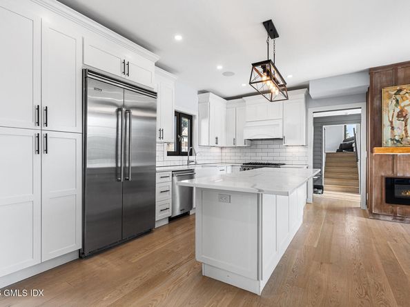 31 Thornhill Road, Riverside CT 06878