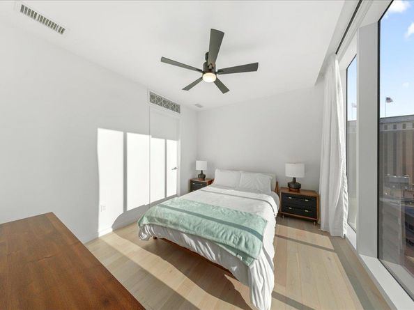 313 W 17th ST 1204, Austin TX 78701