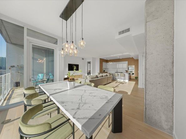 313 W 17th ST 1204, Austin TX 78701