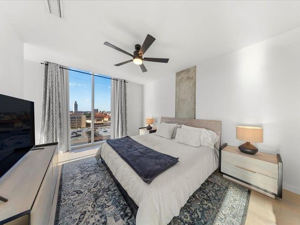 313 W 17th ST 1204, Austin TX 78701