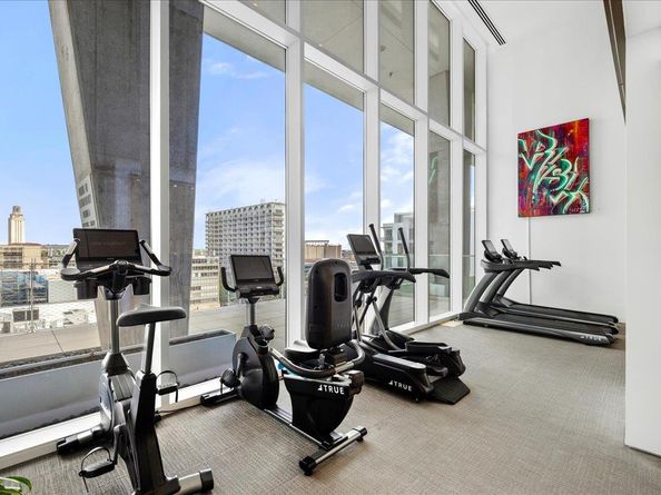 313 W 17th ST 1204, Austin TX 78701
