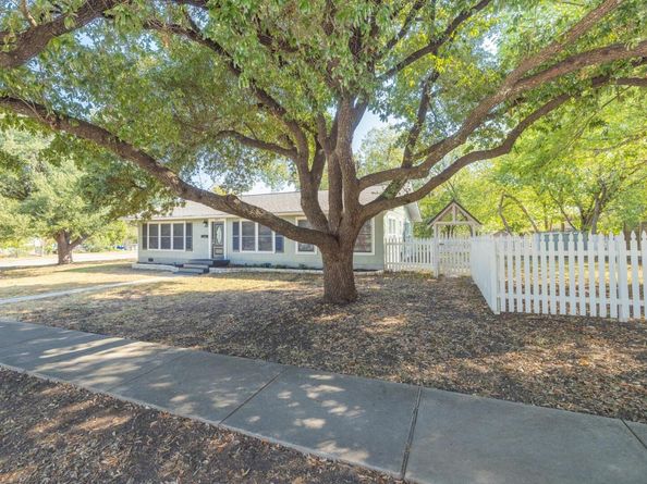 307 N Black ST, Round Rock TX 78664