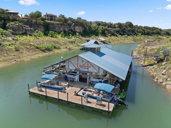 202 Dunkeld DR, Spicewood TX 78669