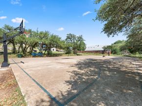 202 Dunkeld DR, Spicewood TX 78669