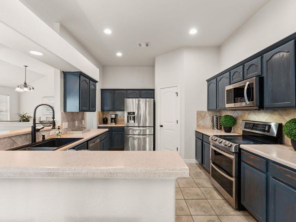 202 Dunkeld DR, Spicewood TX 78669