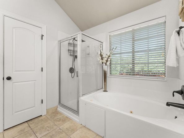 202 Dunkeld DR, Spicewood TX 78669