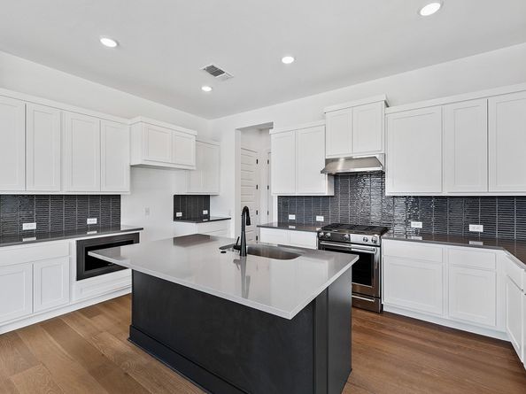 109 Pennybacker LN, Lakeway TX 78738