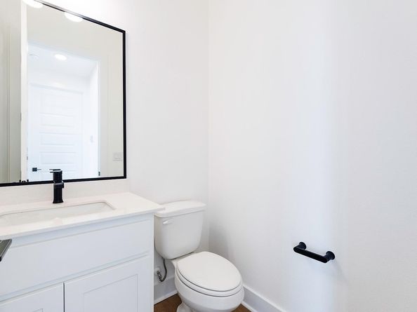 109 Pennybacker LN, Lakeway TX 78738