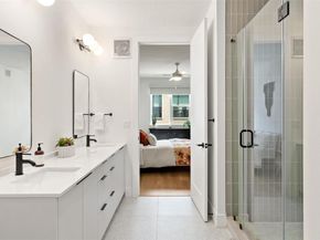 1701 Simond Ave 305, Austin TX 78723