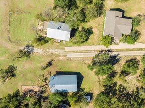 24909 Lakeview DR, Spicewood TX 78669