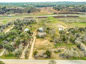 24909 Lakeview DR, Spicewood TX 78669
