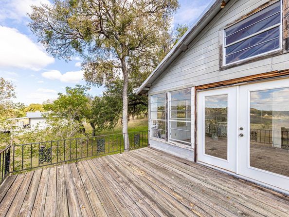 24909 Lakeview DR, Spicewood TX 78669