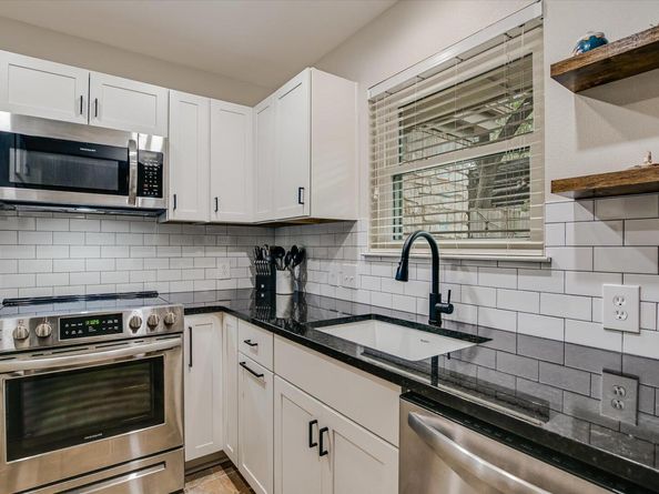 9226 Jollyville RD 122, Austin TX 78759