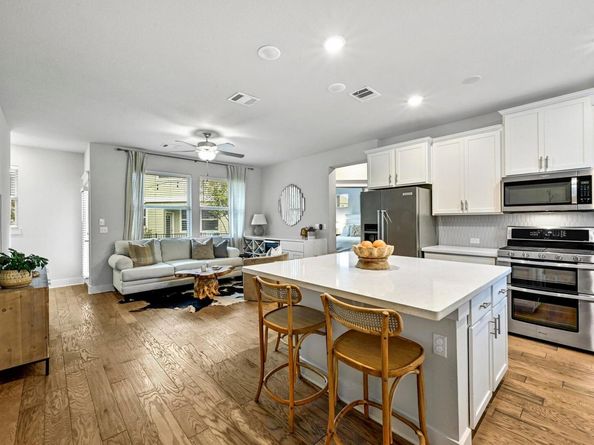 1708 Loyal Friend DR 46, Leander TX 78641