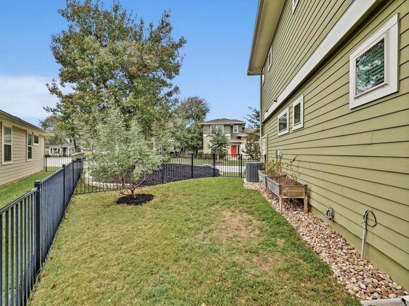 1708 Loyal Friend DR 46, Leander TX 78641