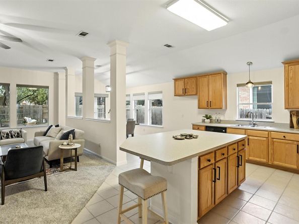 3804 Aqua LN, Round Rock TX 78681