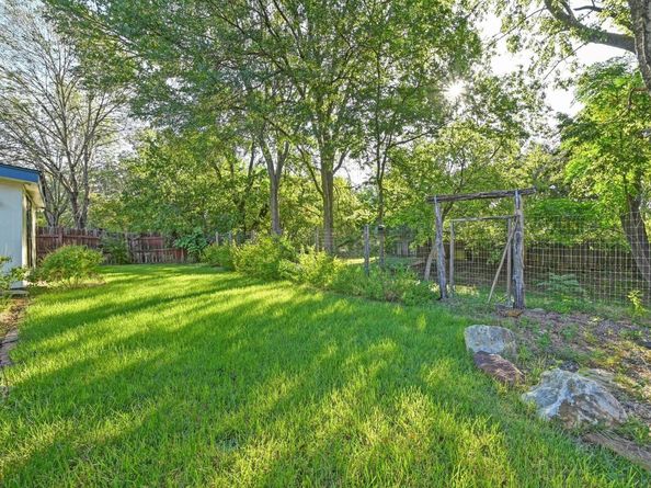 7707 Wakefield DR, Austin TX 78749