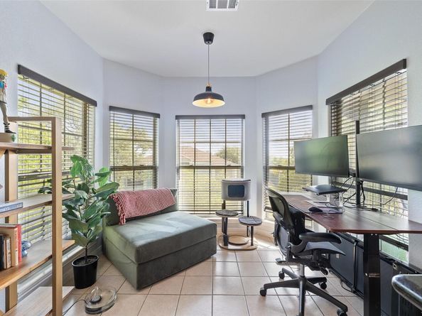 6810 Deatonhill DR 2200, Austin TX 78745