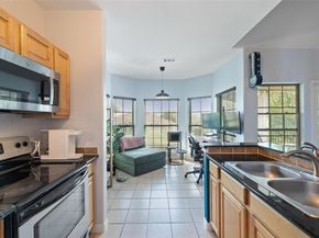 6810 Deatonhill DR 2200, Austin TX 78745