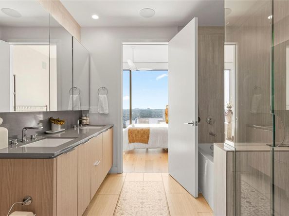 44 EAST Ave 2310, Austin TX 78701