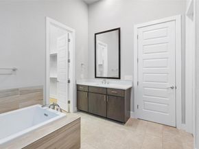 6104 Florencia LN, Austin TX 78724