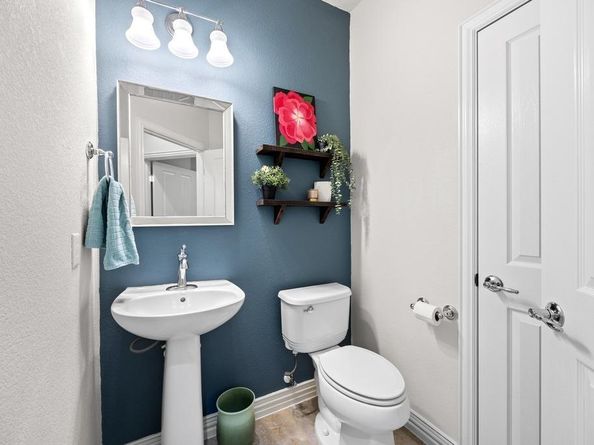 310 Pipe Creek LN, Georgetown TX 78633