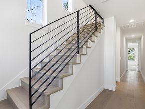 2301 E 10th ST, Austin TX 78702