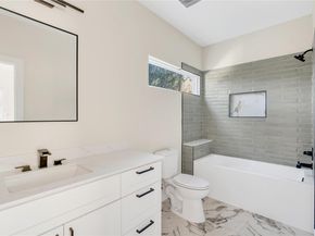 2309 Montopolis DR 8, Austin TX 78741