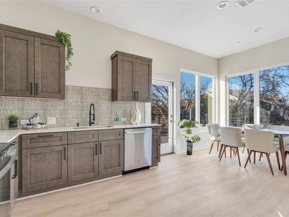 2309 Montopolis DR 8, Austin TX 78741