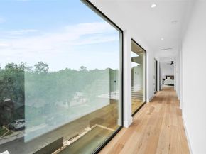 2208 Montclaire ST, Austin TX 78704