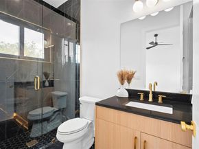 2208 Montclaire ST, Austin TX 78704