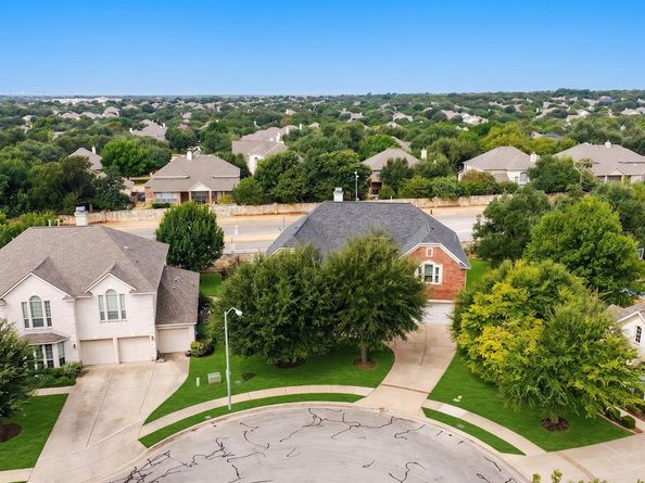 2704 Covington PL, Round Rock TX 78681