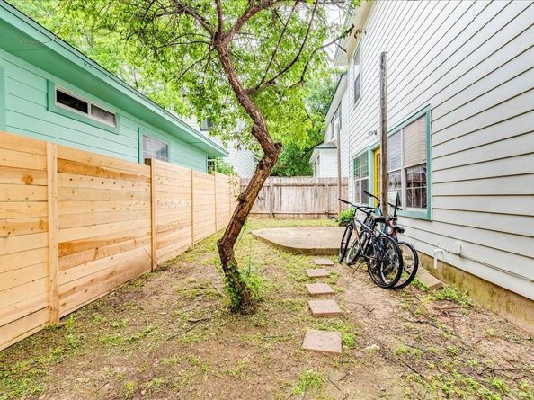 2402 E 13th ST 1, Austin TX 78702