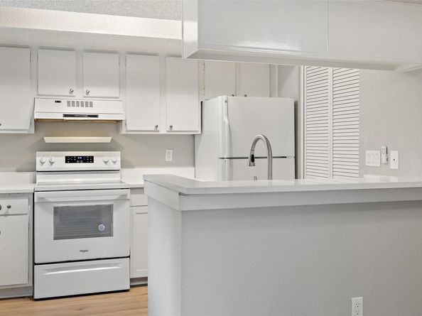 7635 Guadalupe ST 102, Austin TX 78752