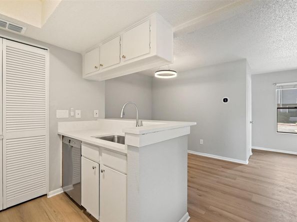7635 Guadalupe ST 102, Austin TX 78752