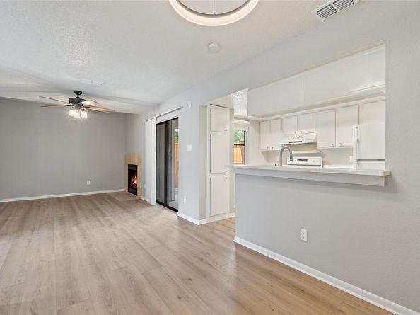 7635 Guadalupe ST 102, Austin TX 78752